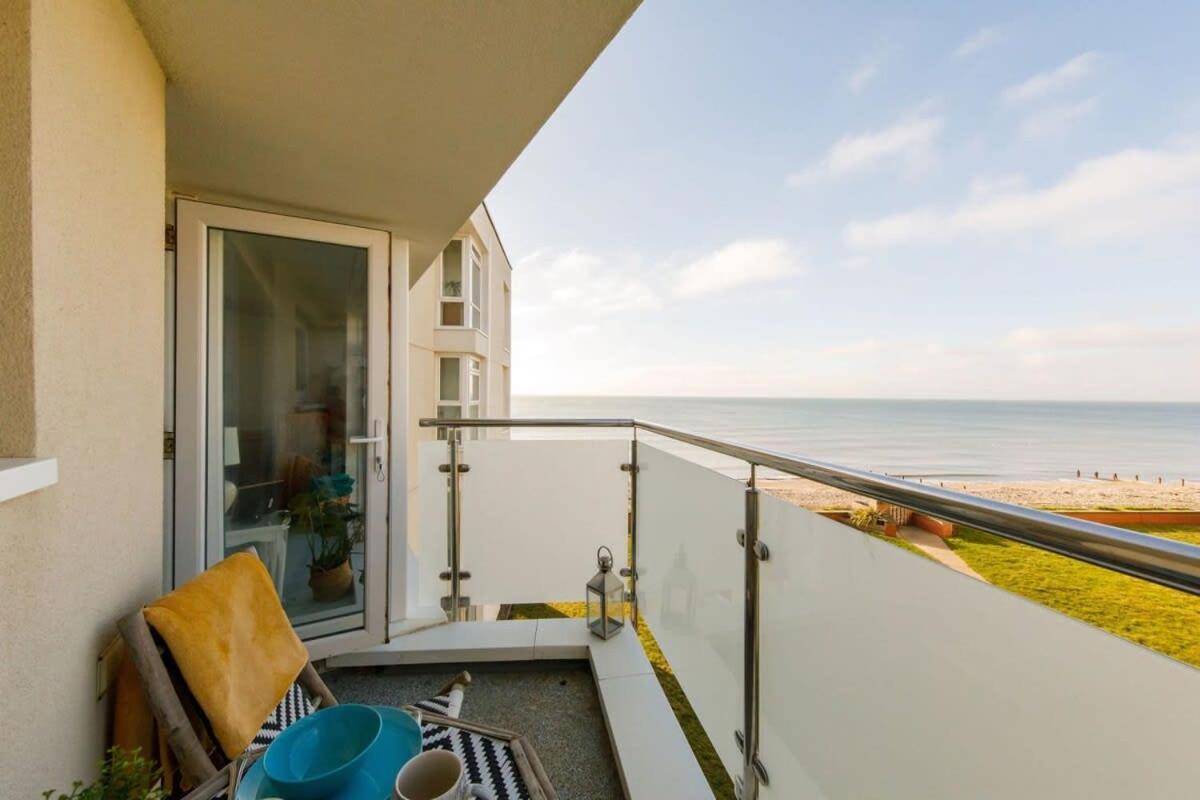 Ferienwohnung Two Bed Seafront Escape In East Wittering Exterior foto