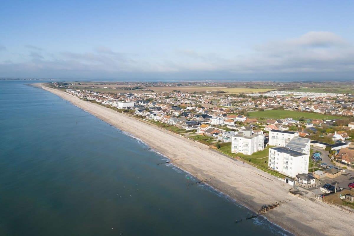 Ferienwohnung Two Bed Seafront Escape In East Wittering Exterior foto